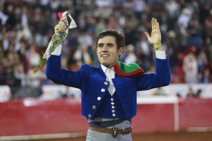 Guillermo Hermoso de Mendoza sale a Hombros