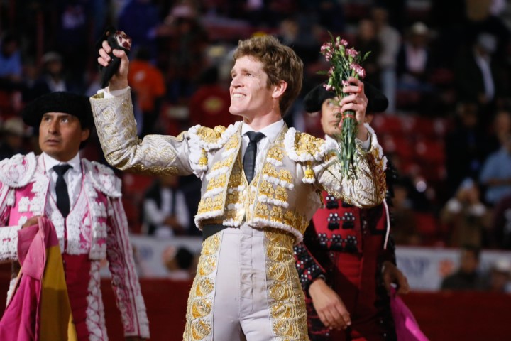Borja Jiménez corta oreja en la primera corrida de la Feria de Aniversario.