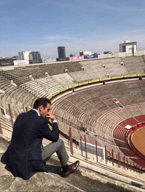 ENRIQUE PONCE SE DESPIDE DE LA PLAZA MÉXICO EN SU PASEÍLLO NÚMERO 50