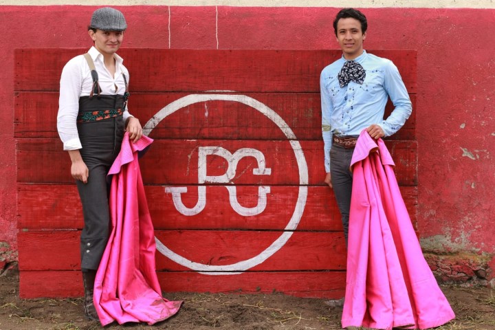 Los Novilleros Mendoza y Soriano de tienta en Raúl Cervantes.